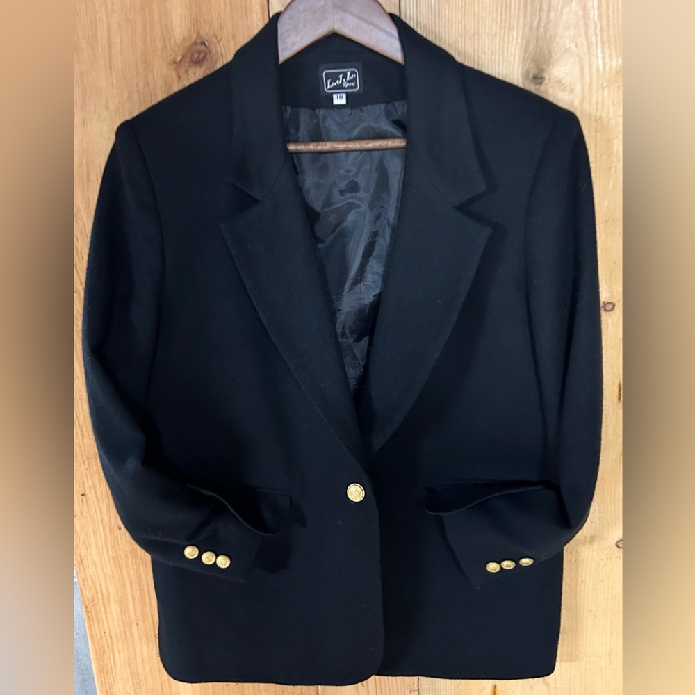 Vintage L.J.L Sport wool blazer. Black w gold buttons. Size 10 Made in the USA